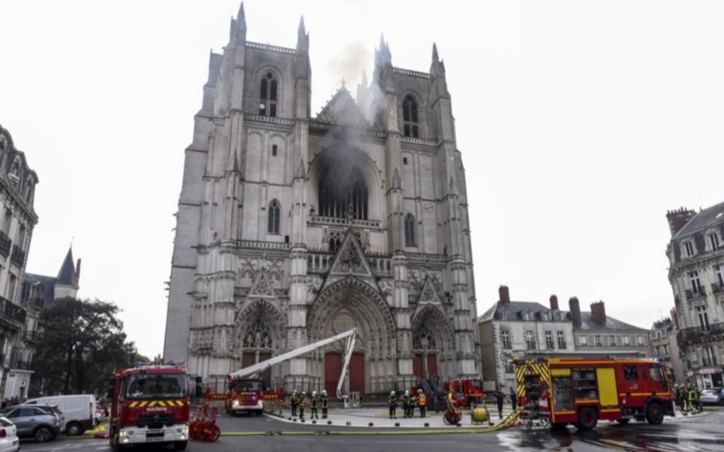 Un voluntario confesó ser el autor del incendio en la catedral de Nantes