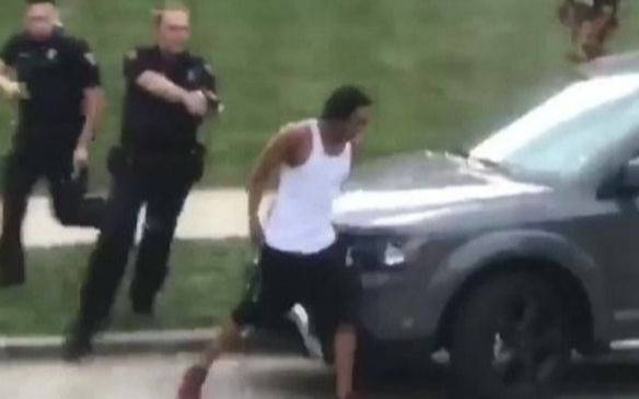 Polémica visita a Kenosha, donde un policía baleó por la espalda a un hombre negro