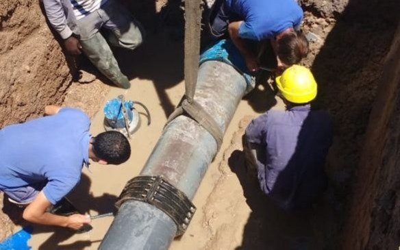 Punta Lara: encararon el recambio de válvula en la red de agua