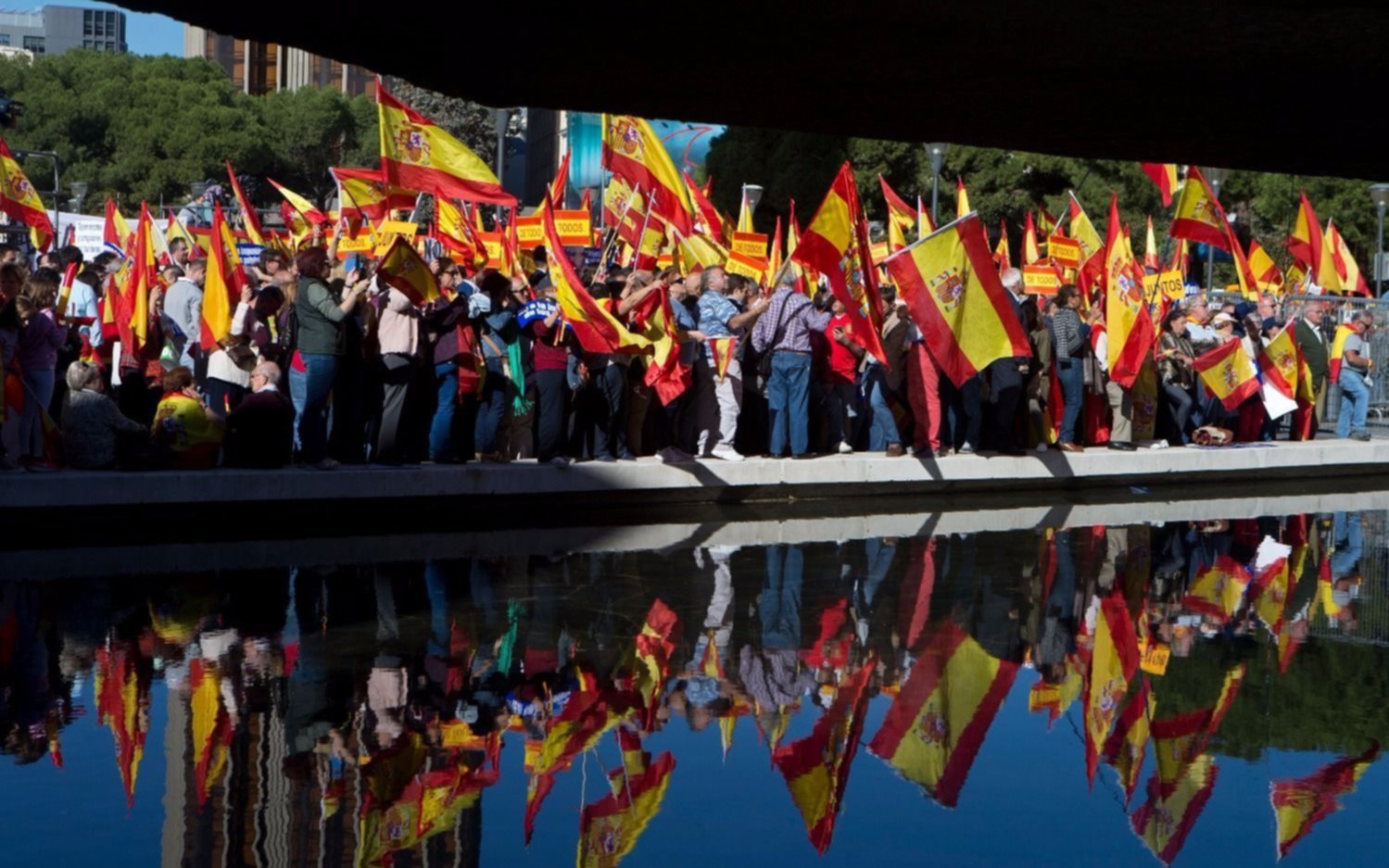 Inhabilitado, el presidente catalán dejó su cargo