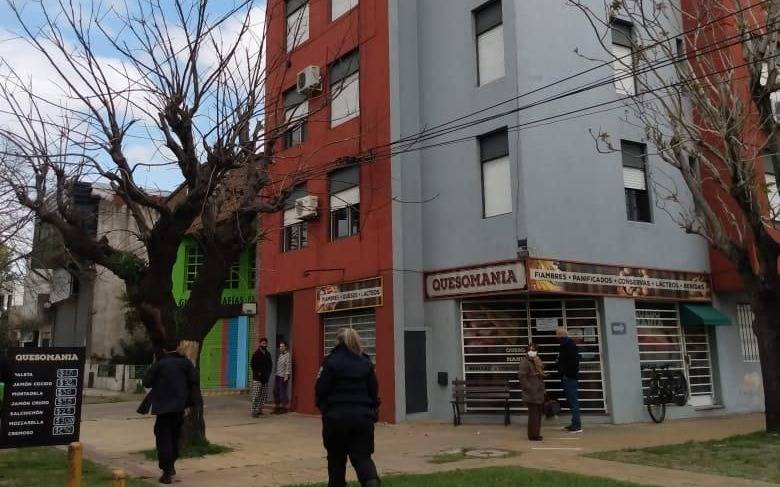 Sigue internado el chico que cayó de la terraza del edificio