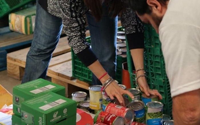 Una feria solidaria para ayudar a los comedores platenses en plena pandemia