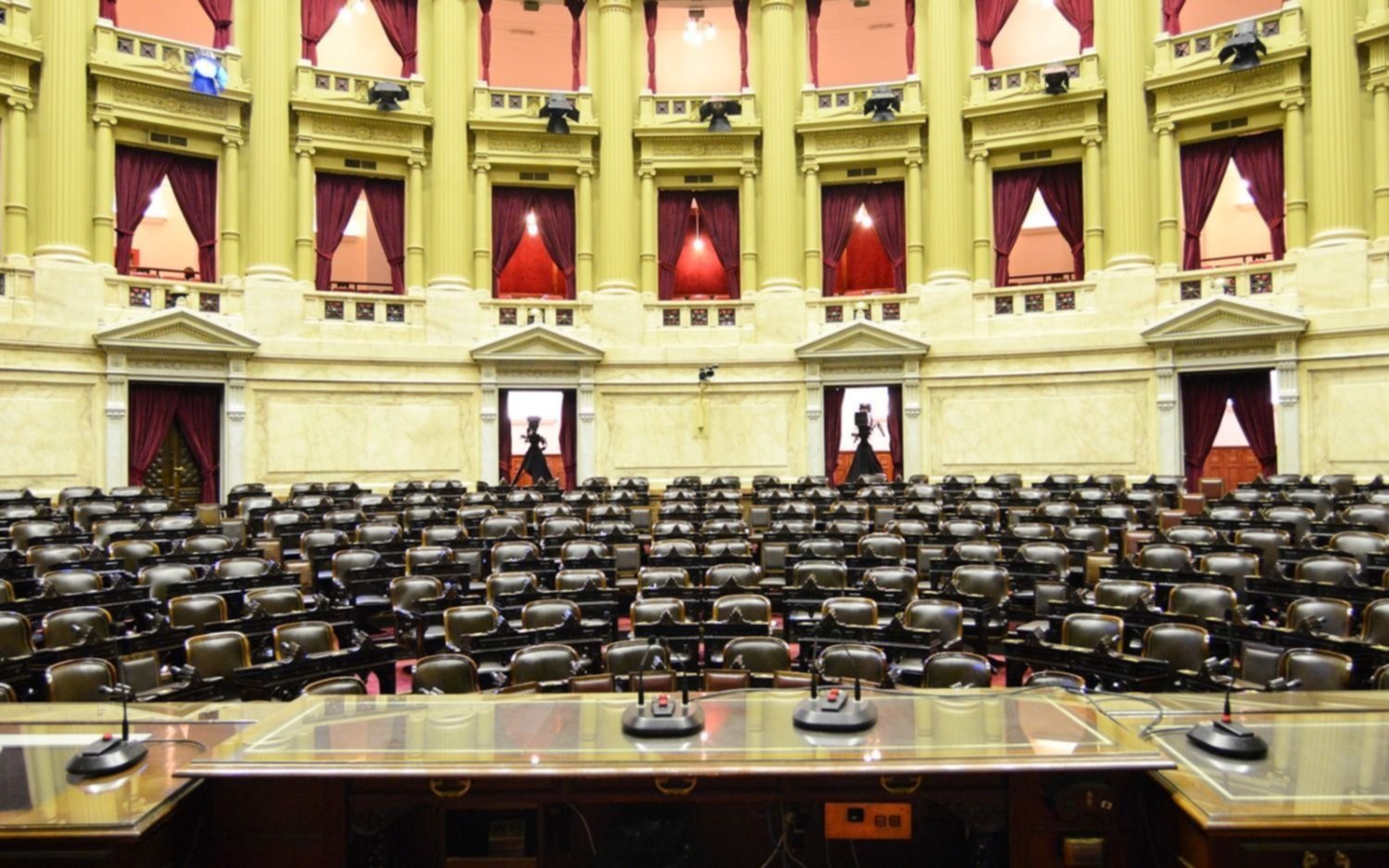 El oficialismo y la oposición, ante una crisis de liderazgos