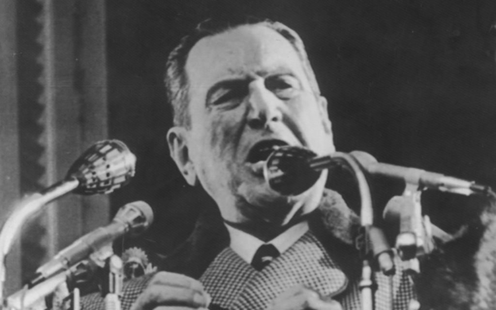 El discurso de Perón desde el balcón, reflejado en este diario