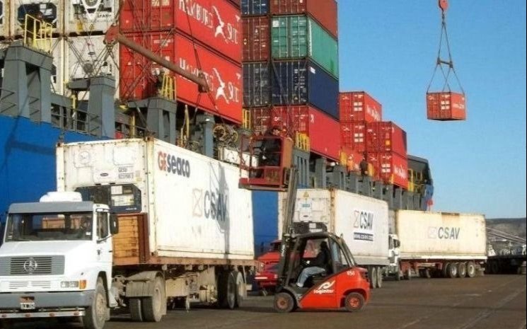 Brasil acumula superávit comercial