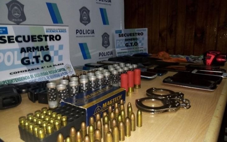 Una “proveeduría policial” en las casas de los “polichorros”