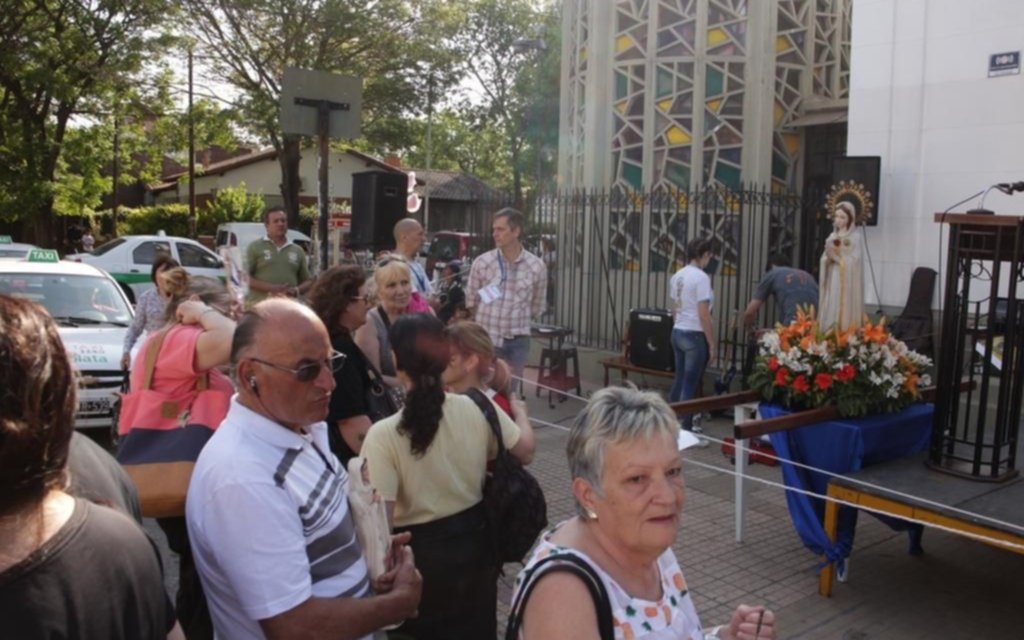 La “Fiesta de las Rosas” en el santuario de 23 y 54