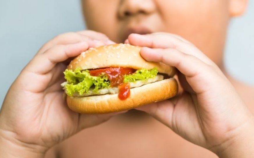 Advierten sobre un nuevo auge de la obesidad infantil durante la cuarentena