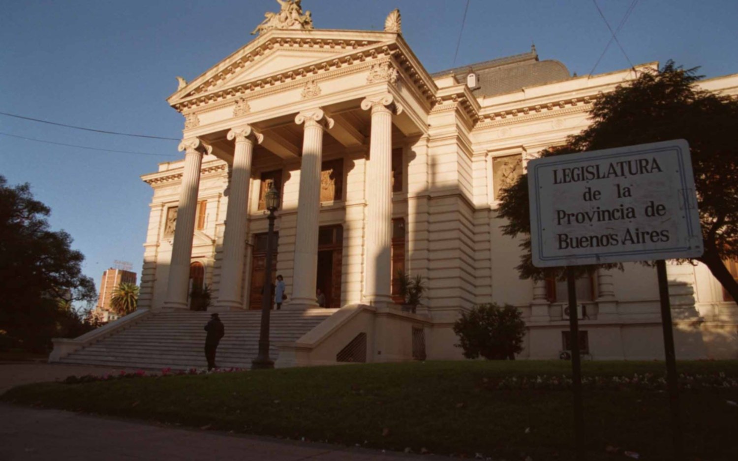Proponen cambiar plazos para renovar las licencias de conducir “especiales”