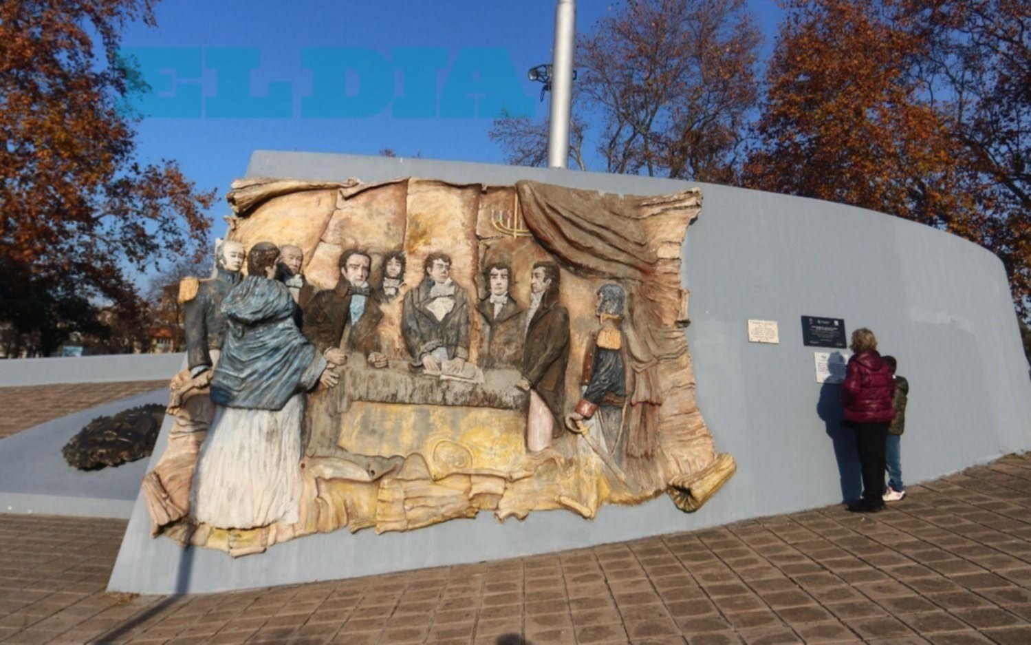 Líricos a la gorra en Plaza Belgrano, para mostrar la crítica situación que viven
