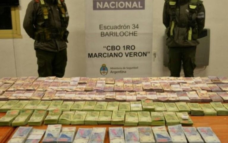 Ocurrencias: bolsos sospechosos y camioneta pecadora