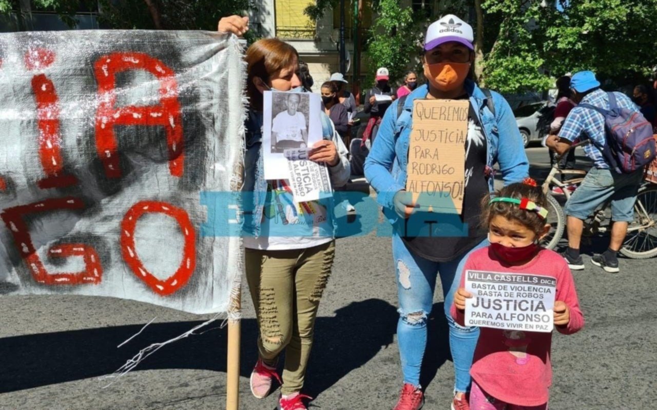 Vecinos alertan que “no cesan los atracos” en Villa Castells