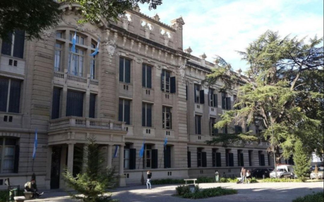 El Colegio Nacional abre sus puertas a los Bachilleres 1970