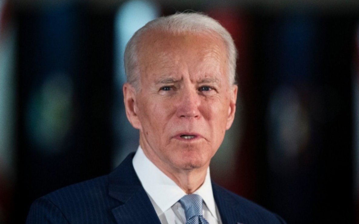Biden nomina a un fiscal hispano de California como secretario de Salud