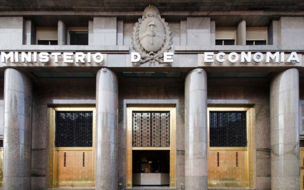 Economía se endeuda y quiere que le den U$S5.000 millones