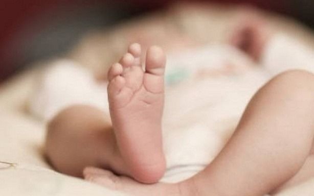 Tras un largo trámite, le dan el DNI a beba de seis meses