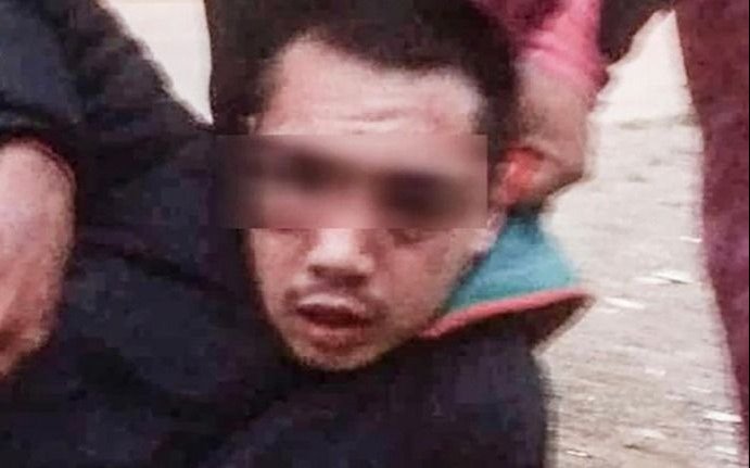 Acosaba a una nena en una red y le dieron una paliza