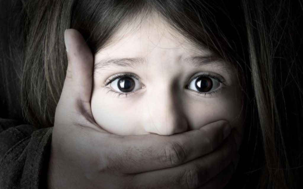 Detenido por violar a la hija de su pareja durante 5 años