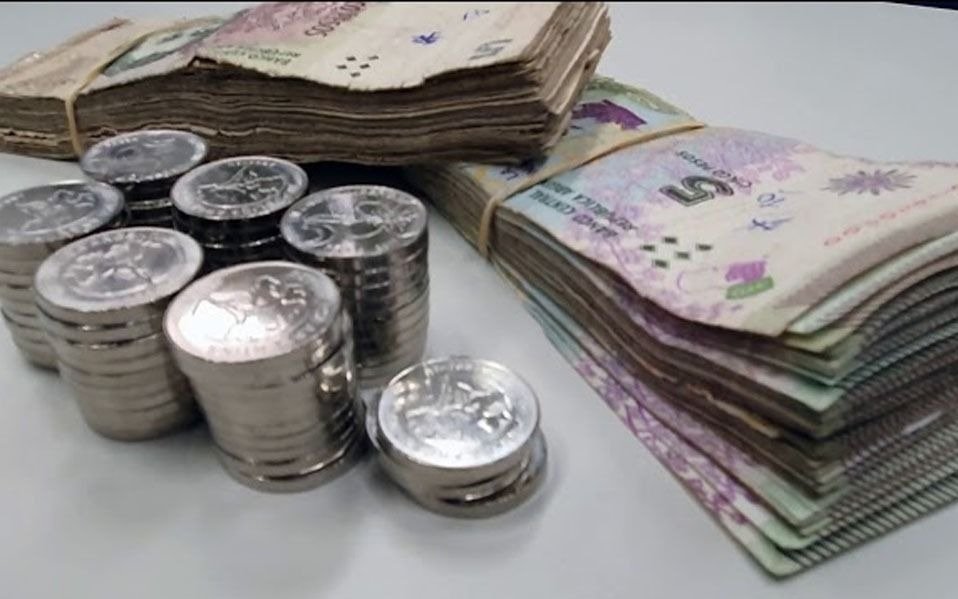 Dan más plazo para canjear los billetes de 5 pesos