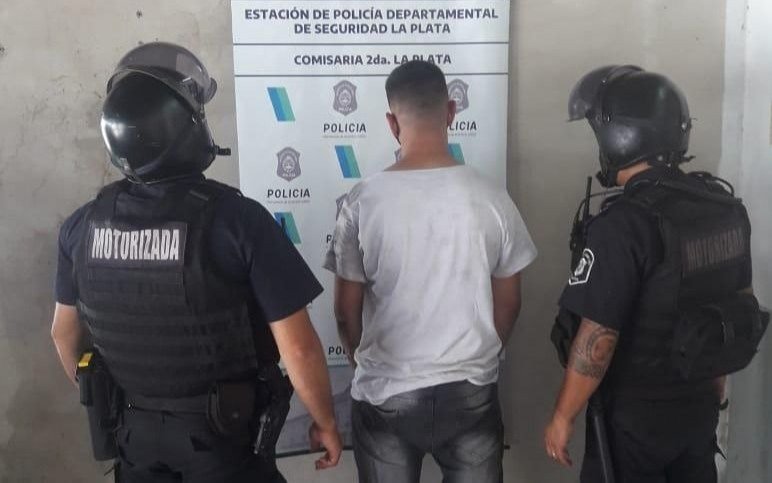 Un operativo en puntos céntricos dejó dos arrestos
