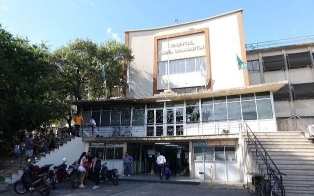 Tragedia en la zona de Plaza Malvinas: albañil murió al caer de un techo