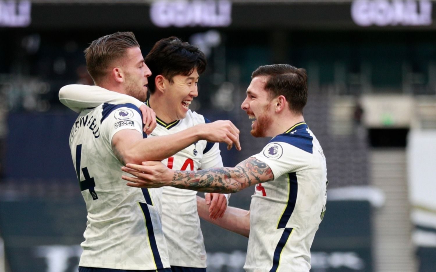 Paliza táctica de Mourinho a Bielsa: el Tottenham goleó 3 a 0 al Leeds en la Premier