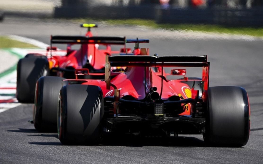 Ferrari le pone fichas a Sainz y Leclerc