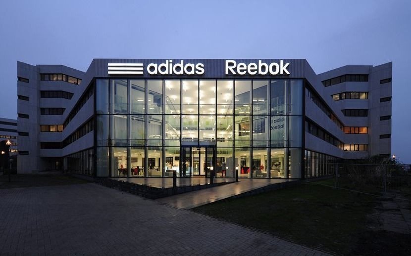 Adidas le cuelga el cartel de venta a su marca Reebok
