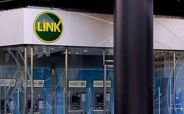 Cansados de llamar telefónicamente por un trámite en la Red Link