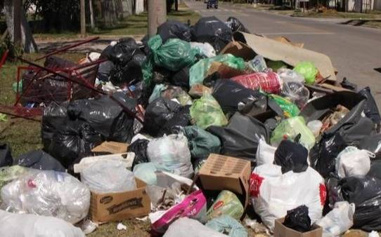 Siguen las denuncias por “micro basurales” a cielo abierto: ahora en 21 y 38