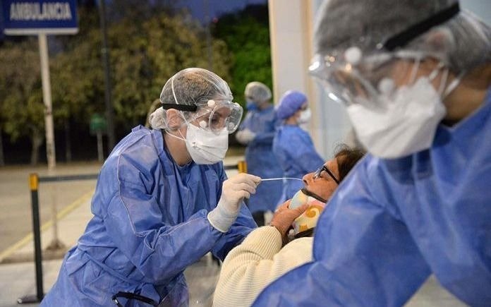 Argentina volvió a pasar los 8 mil casos y hubo otras 134 muertes