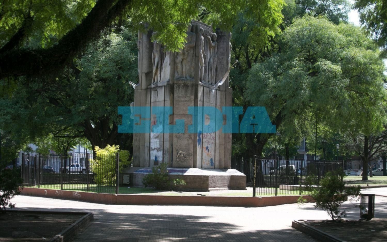 Encontraron a una joven ensangrentada en Plaza Rocha