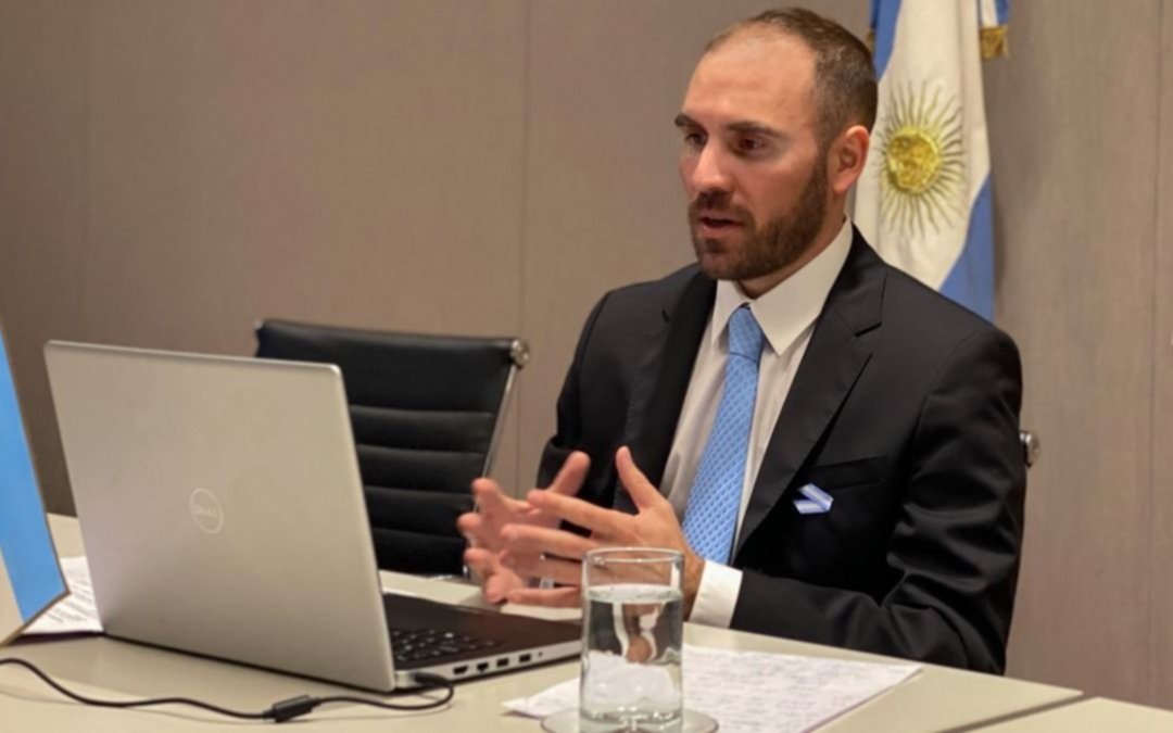 Guzmán adelantó su viaje a EE UU para ver a inversores antes que al FMI
