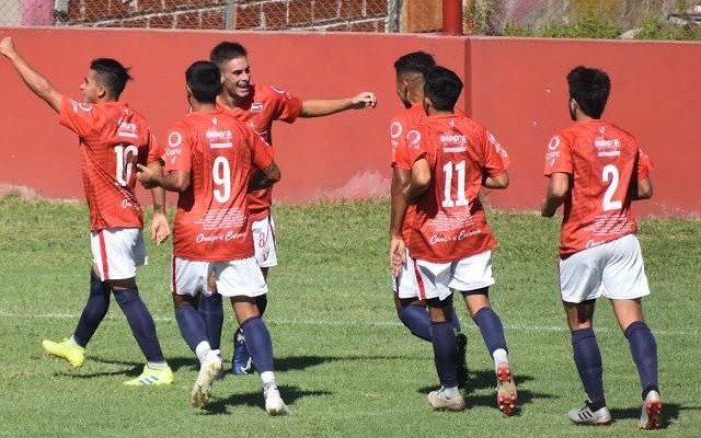 Cambaceres entrenó bajo techo en otra etapa de su preparación