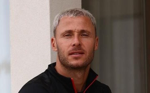 Israel Damonte se va despidiendo como entrenador de Huracán