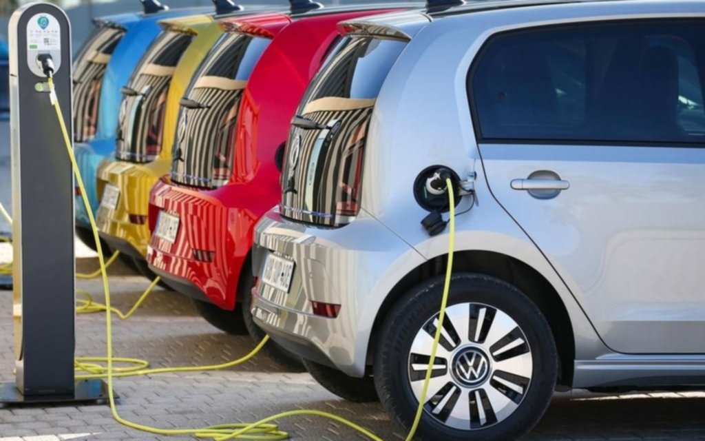 Volkswagen desafía a Tesla con su apuesta por los autos eléctricos