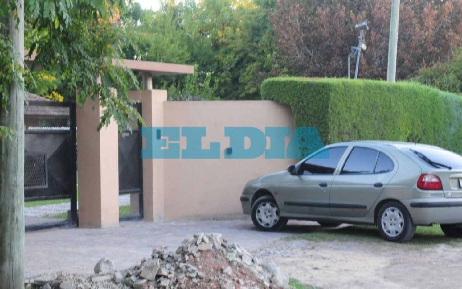 Asaltan a familia, joven lo cuenta por Zoom y la policía va al lugar equivocado
