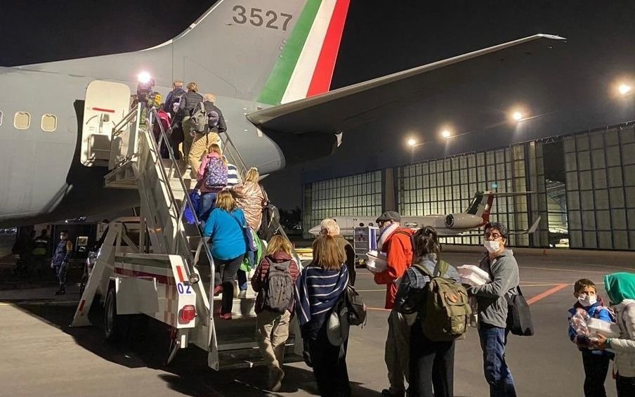 El Gobierno trata de garantizar el regreso de argentinos en el exterior