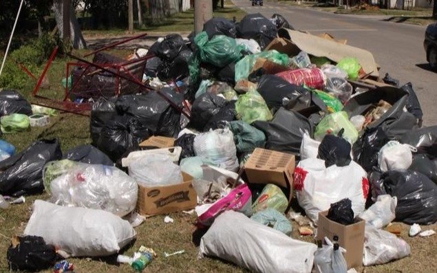 Piden la erradicación de un basural en 10 entre 42 y 43