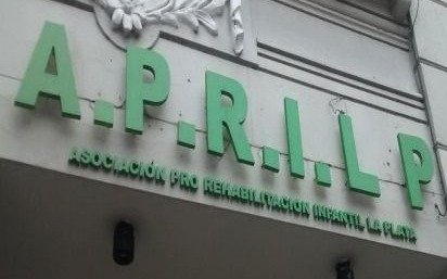 Aprilp pide utilizar la playa para estacionar en 7 y 44