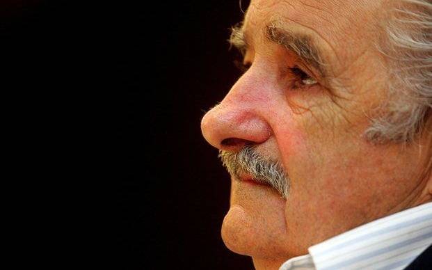 Operan de urgencia a Pepe Mujica en Uruguay