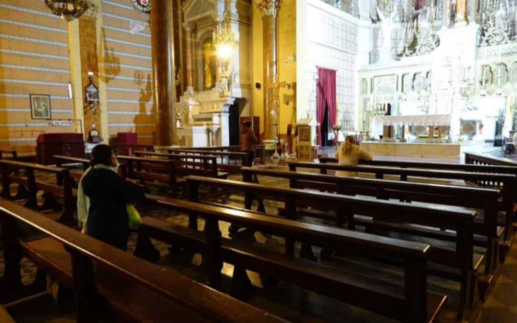 Tras la queja del Arzobispado, evalúan flexibilizar las restricciones a las misas