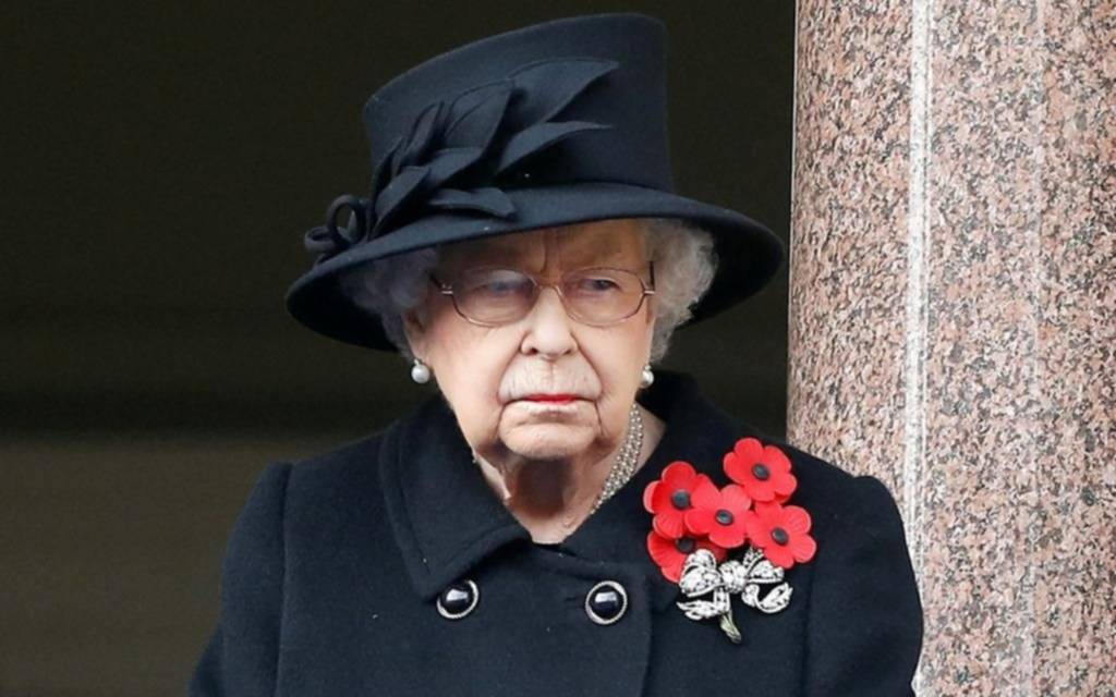 Tras el funeral de su marido, reapareció en público la reina Isabel II