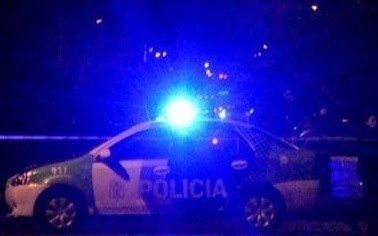 Tres ladrones armados atacaron en Arturo Seguí