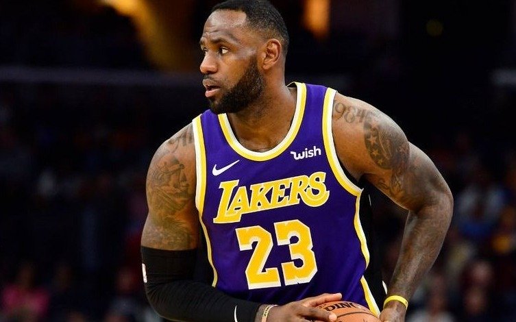 LeBron y Curry definen al 7º clasificado en el Oeste