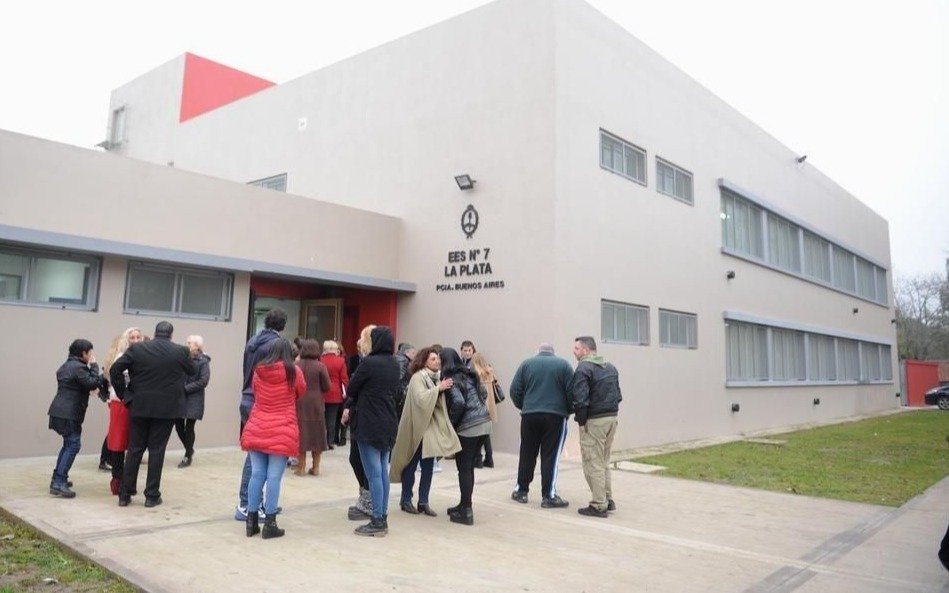 La comunidad educativa de la Secundaria 7 reclama por los cupos del comedor escolar