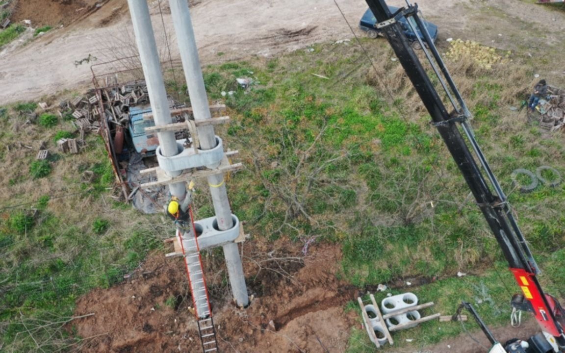 Instalan nueva red troncal de electricidad en la Ciudad