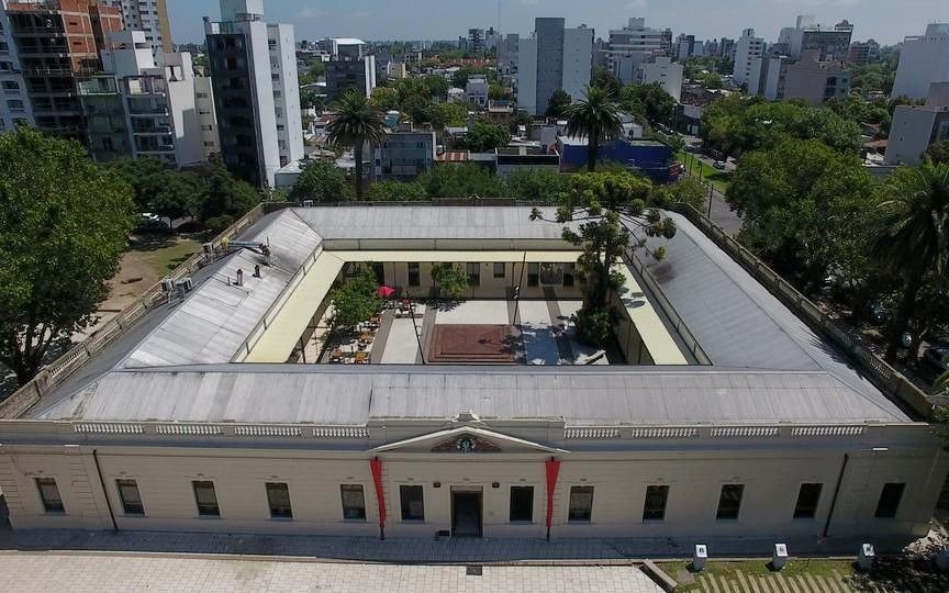 Declaran patrimonio Histórico al Portón del ex Regimiento 7