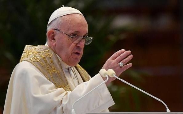 El Papa y un homenaje a Benedicto XVI