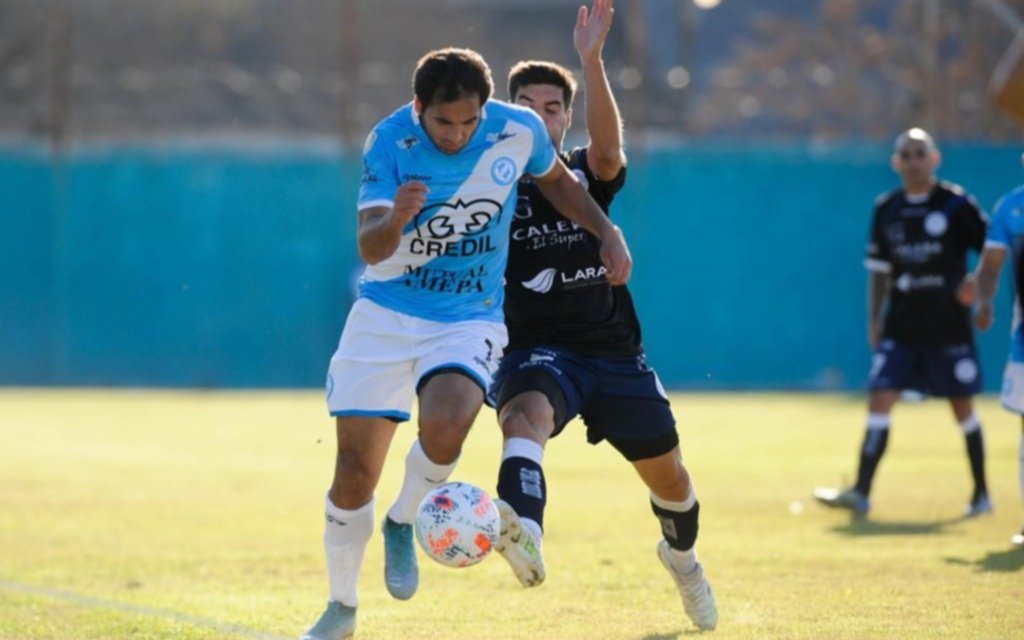 La Villa, con la mira en la Copa, cerró con derrota